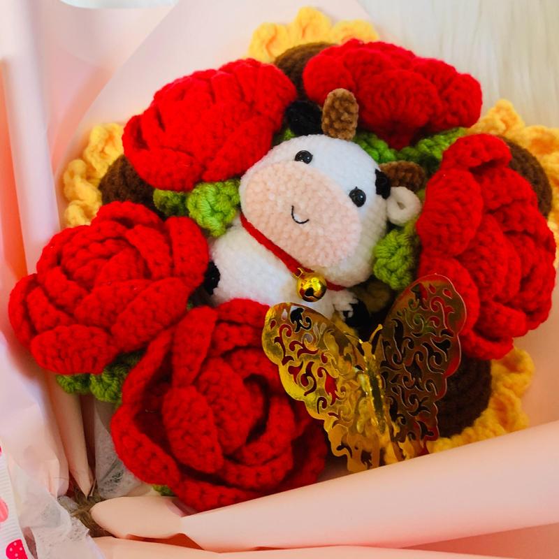 Crochet Flower Bouquet, 1 Count Handmade Knitting Flower Bouquet with Cow Doll, Home Flower Arrangement Decor Supplies, Flowers Gift for Girlfriend, Crochet Bouquet Birthday Gift, Bouquet Flowers, Christmas Gift Ideas, Stocking Stuffers