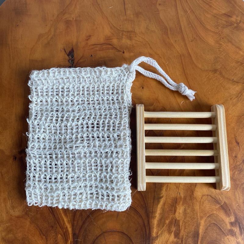 Combo Soap Saver Bag Pouch Mesh and Bamboo Wood Soap Holder for Shower and Bath Use. Accessories Wooden