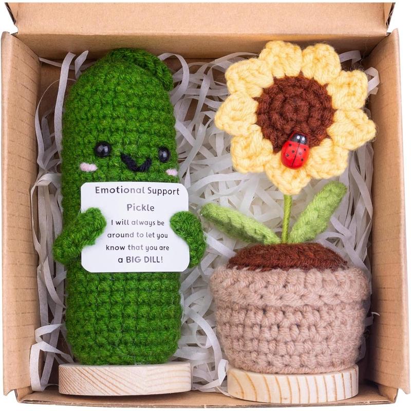 2 Handmade Emotional Support Pickle Cucumber Gifts, Funny Knitted Cucumber with Front Card and Wooden Base Sunflower Pot Desk Decorationnhz