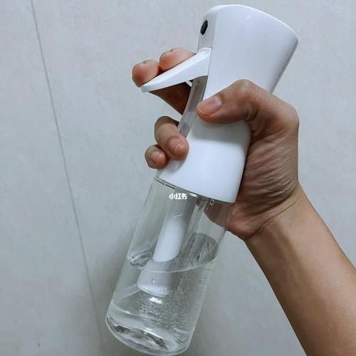 Continuous Spray Bottle with Ultra Fine Mist- Continuous Mister Spray Bottle for Hairstyling, Cleaning, Plants, Pets, Barbers, Salons, High Pressure Spray Bottle, Portable Refillable Mist Sprayer (Clear - 7.04oz 200ml)