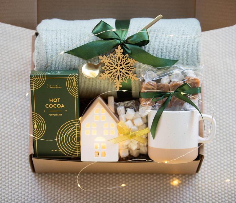 Christmas Gift Box, Cozy Gift for Friend, Hygge Gift Box, Winter Gift Basket for Women, Hygge Gift Box for women, Cozy Gift Box, Care Package Holiday Gift Box | Trendy Gift Box, Christmas Gift Box