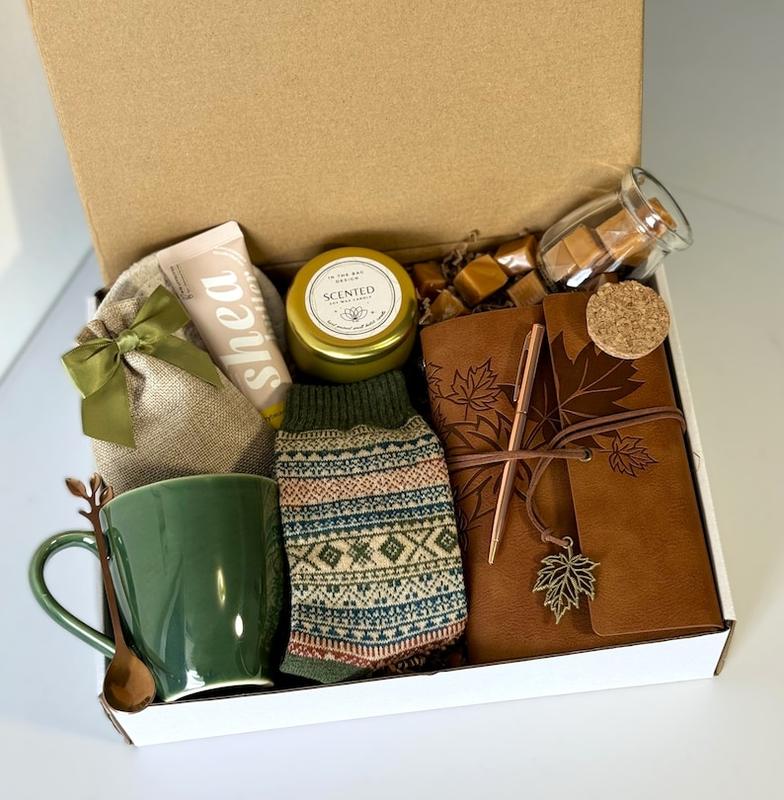 [CUSTOM IN DESCRIPTION] Christmas gift box, Hygge gift box for her, Care package for her, Gift baskets for women, Birthday Gift box with blanket, Gift box for women