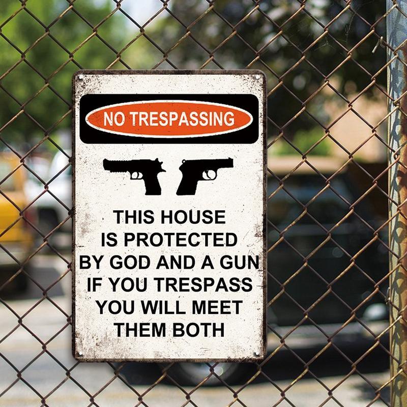 No Trespassing This House Is Protected Sign, 1 Count Rust Free Weatherproof Wall Sign, Wall Art for Home Garden Yard Farm House